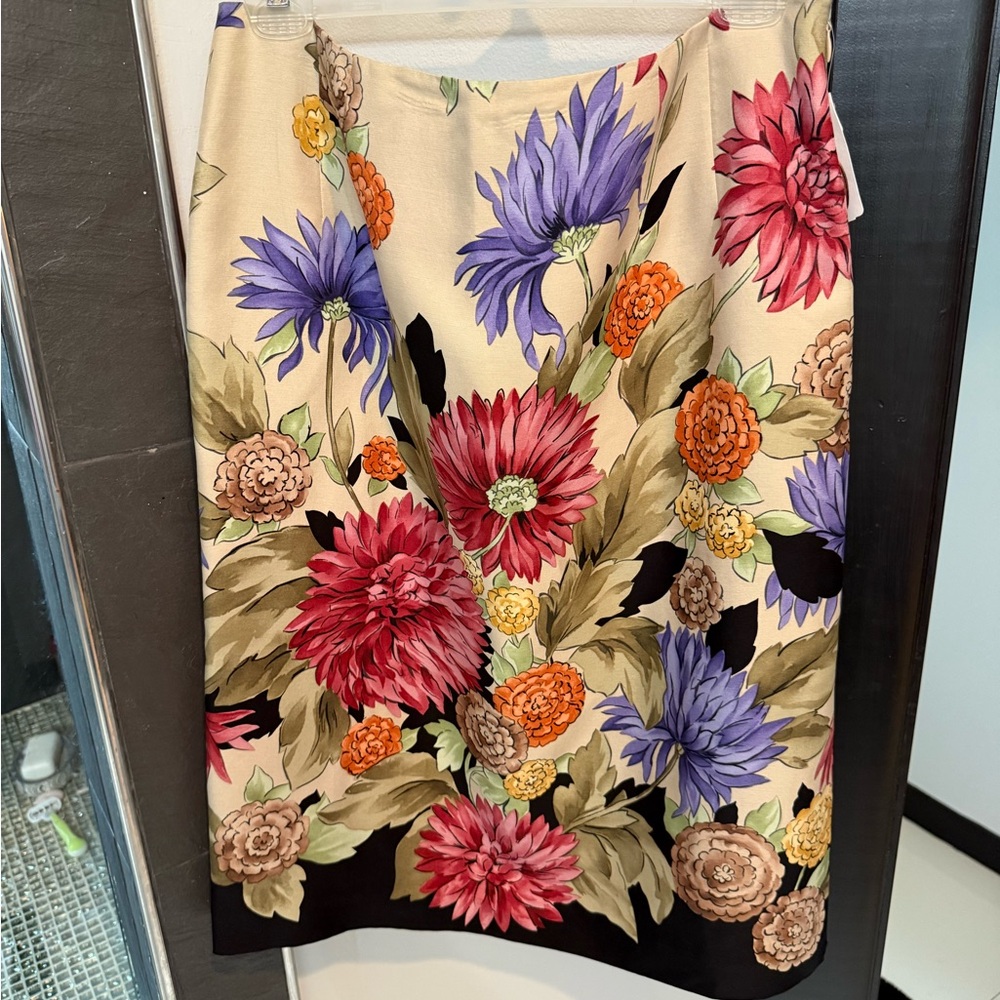 Talbots Red and Pink Midi Pencil Skirt Resort Wear - Picture 4 of 7